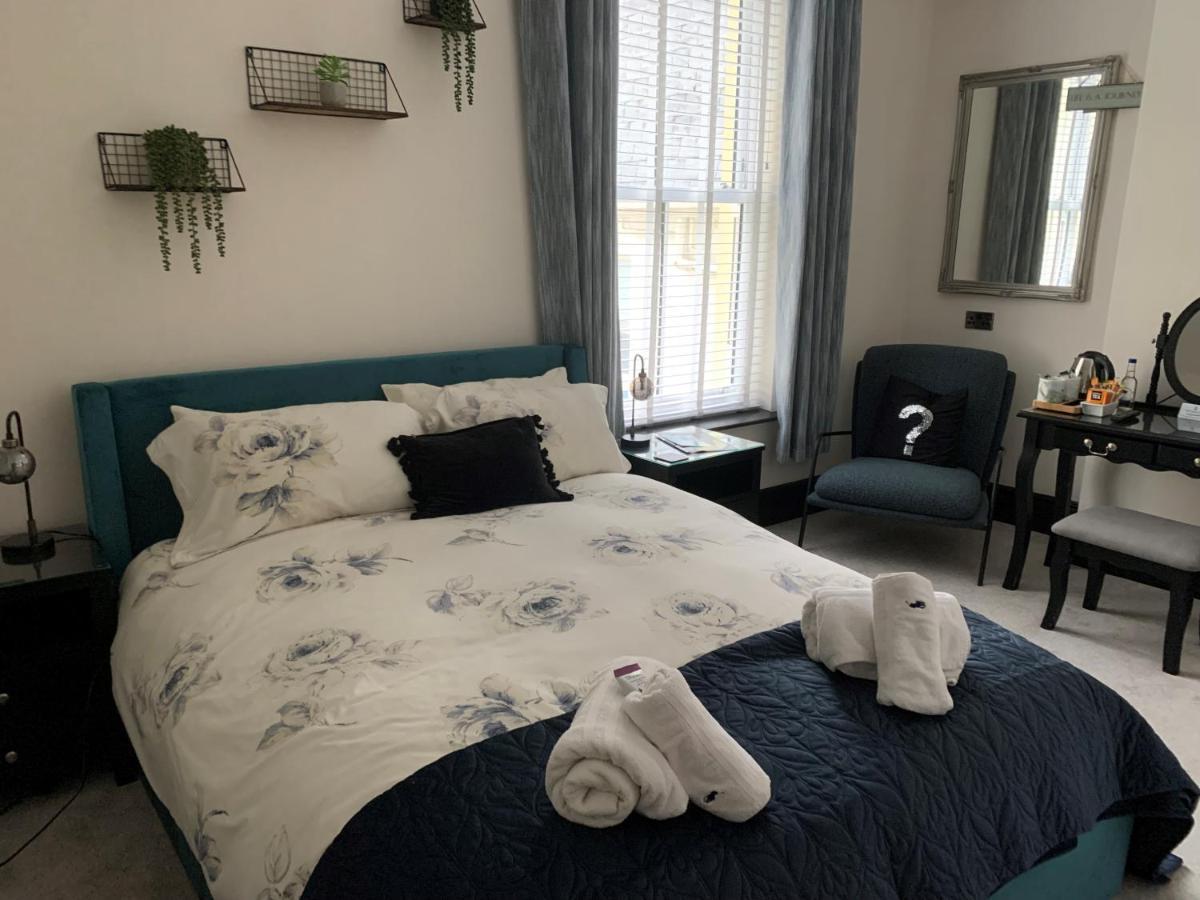 Lazy Waves Boutique B&B Bed & Breakfast Newquay (Cornwall)