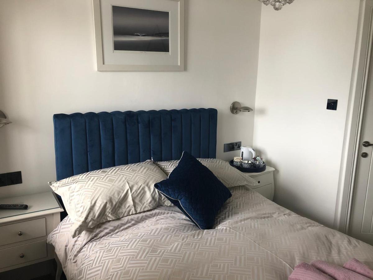 Lazy Waves Boutique 3*